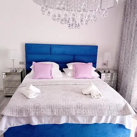 Downtown Luxury Emili דירה *