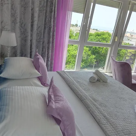 Downtown Luxury Emili דירה *