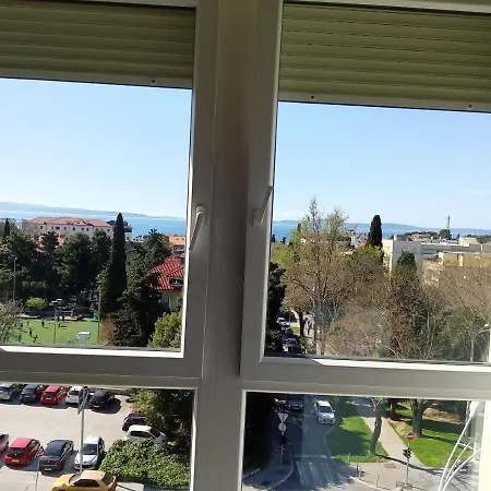 Apartman Downtown Luxury Emili *