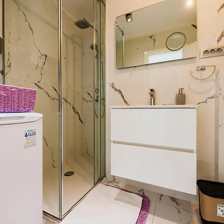 Downtown Luxury Emili Split