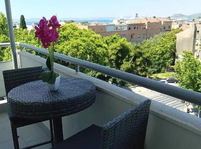 Appartement Downtown Luxury Emili