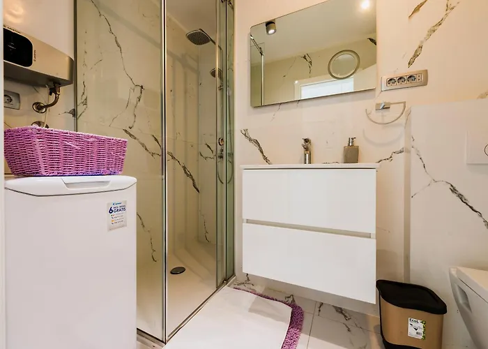Downtown Luxury Emili Split